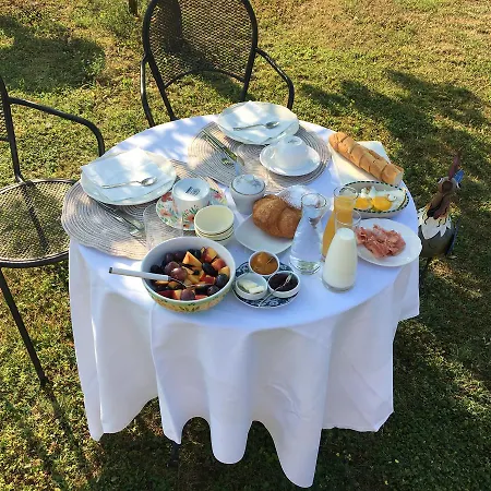 Bed & Breakfast Lemire *